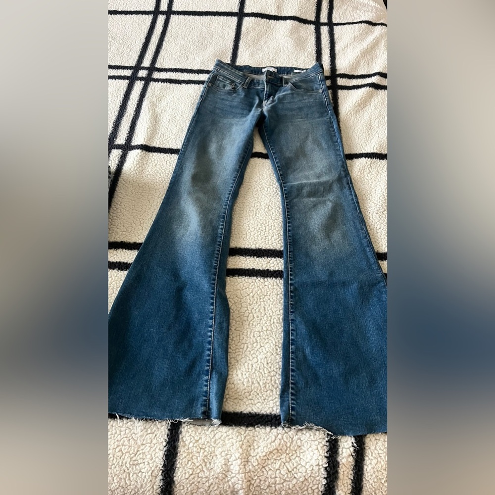 Low rise forever 21 jeans , size 26, stretch